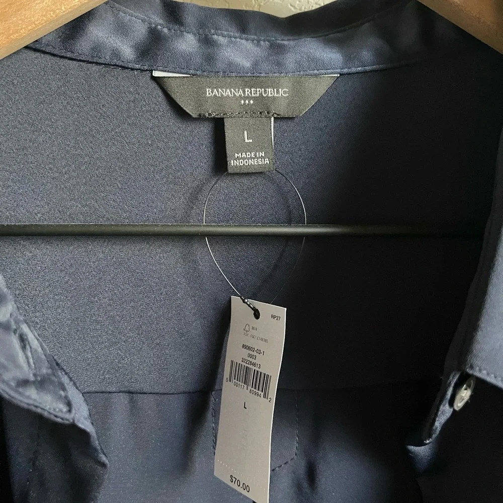 Banana Republic Women's Navy Button Down Shirt - Picture 2 of 3